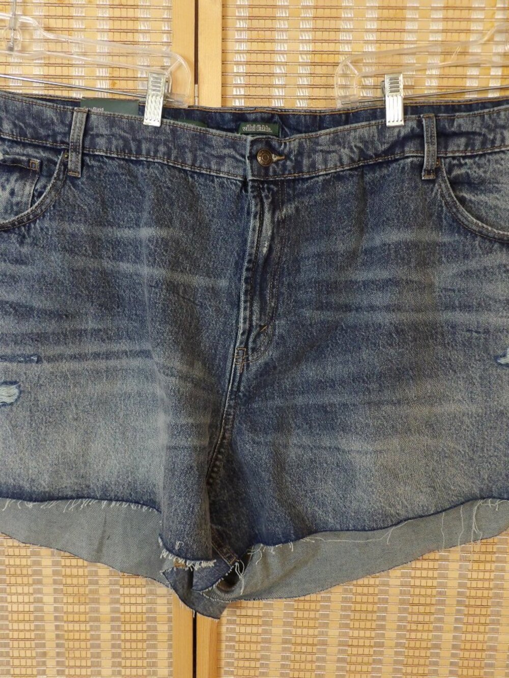 NWT Women's Wild Fable Size 30 (Waist 54in) Mid-Rise Cut-Off Blue Denim Shorts